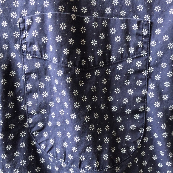 J. Crew: 98% Organic Cotton, Slim Blue Men’s Button Down - Picture 3 of 12